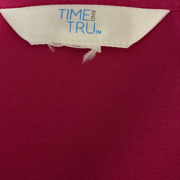 Time & Tru fuchsia tank top- size large - Picture 5 of 9